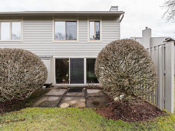 5th image of 761 Peninsula Ct