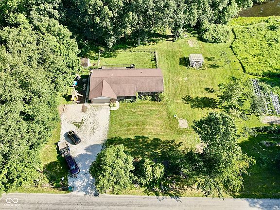 4th image of 3812 E County Road 700 S