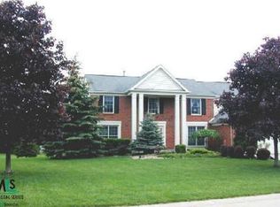 2399 S Westwood Dr, Rochester, MI 48306