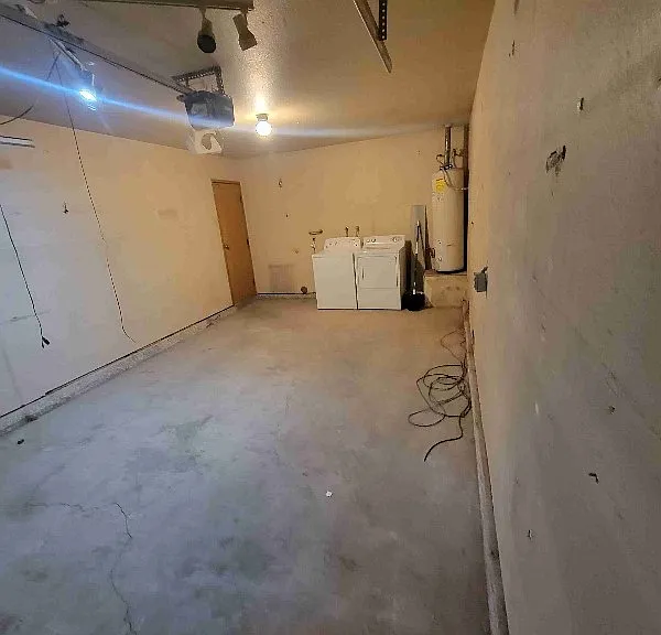 442 Holick Ave — Photo 6