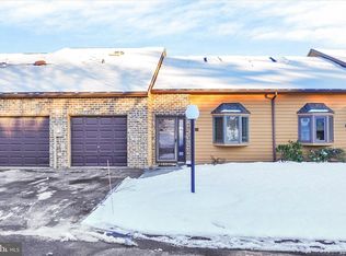 32 Westview Mnr #32, York, PA 17408