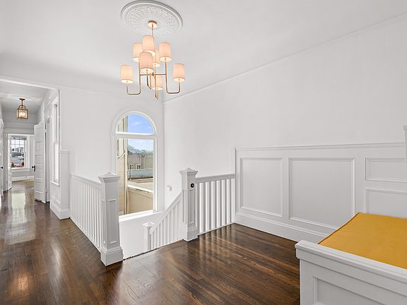 2nd image of 3565 Sacramento St