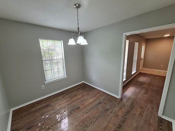 4th image of 757 Amity Ln