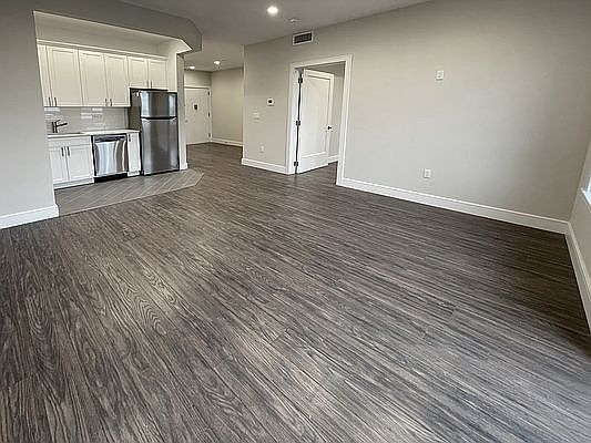 5th image of 30-38 Steinway St #7A