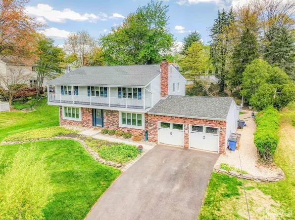 319 Brook Dr, Milltown, NJ 08850