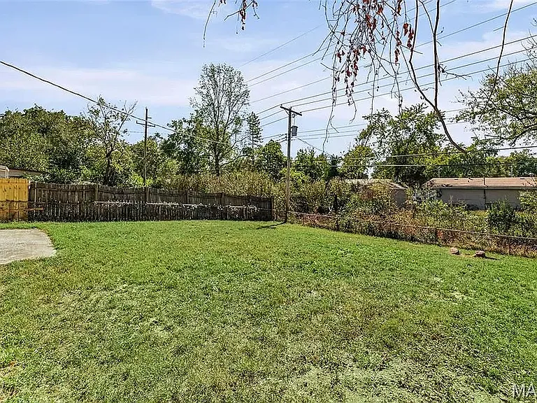 810 Saint Thomas Ln — Photo 12