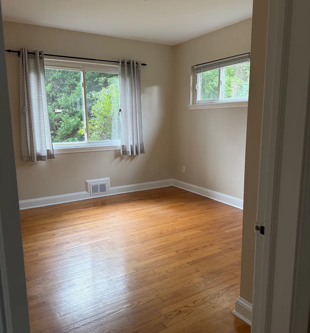 3 bed, $3,500 — Photo 4