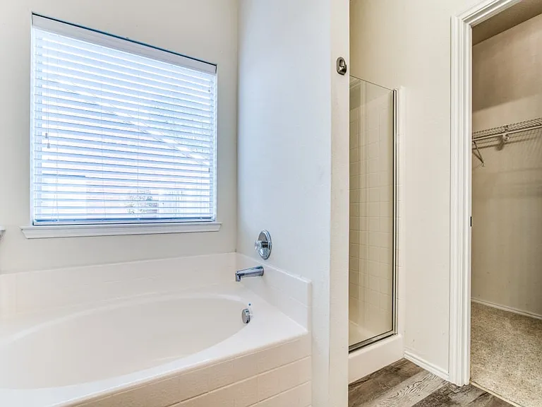 320 Cookston Ln — Photo 5