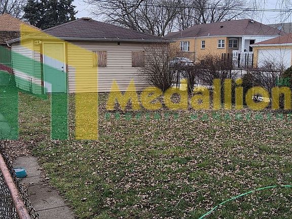 5th image of 8900 S Crandon Ave