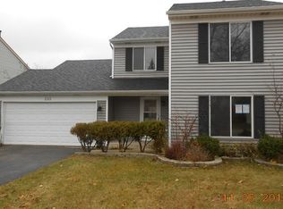 233 Iris Dr, Streamwood, IL