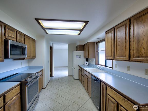 3rd image of 9018 Wendy Drive SE