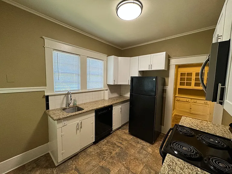 3516 Alexander Ave — Photo 3