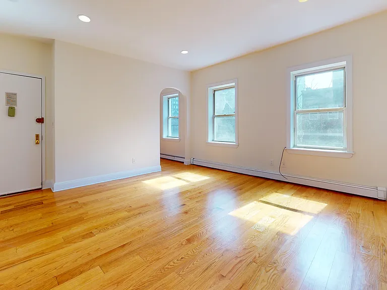 480 W Broadway #4 — Photo 7