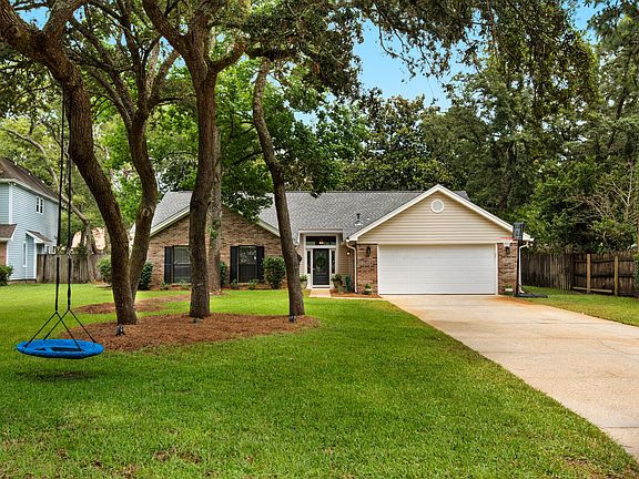 4th image of 619 Rosewood Way