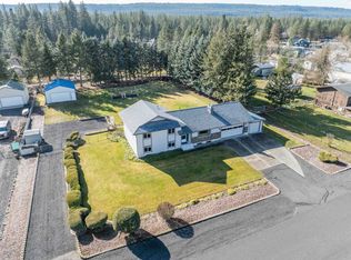 9513 W Nelson Dr, Nine Mile Falls, WA 99026