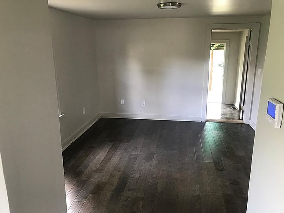3rd image of 1732 20th St NE
