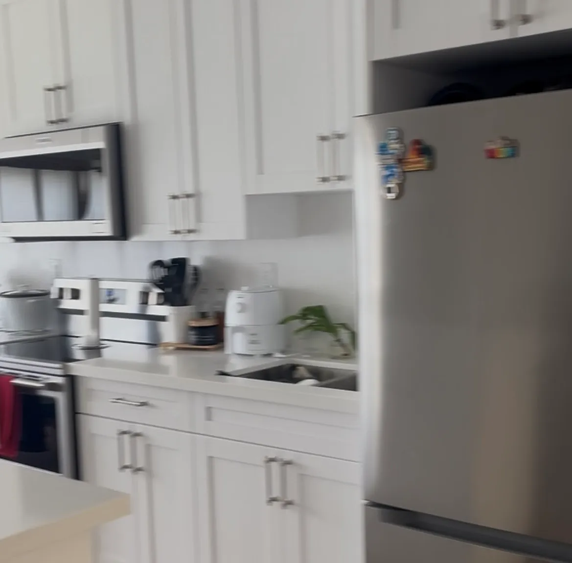 2 bed, 1000 sqft, $2,200 — Photo 2