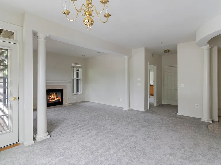 1021 Leeward Way #1021 — Photo 8