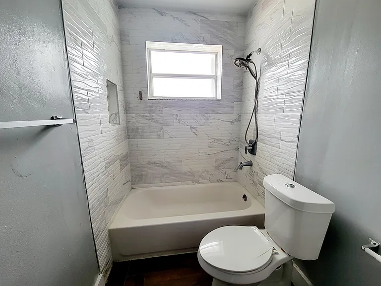 7761 NW 41st St — Photo 11