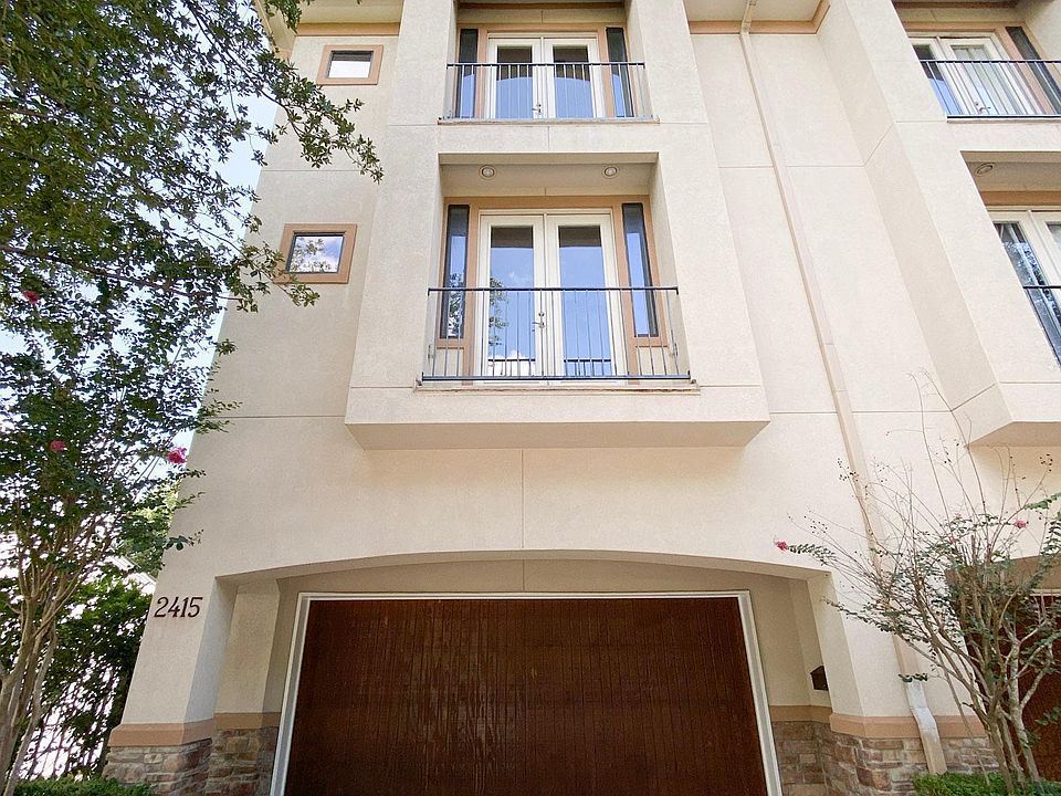 Great curb appeal 
 Direct access to garage from street.