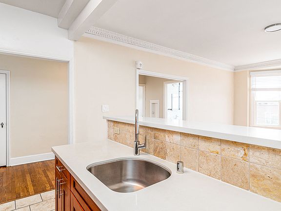 4th image of 1300 26th Ave APT 203