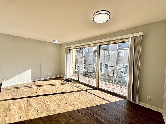 5th image of 4414 Jarboe St APT 10