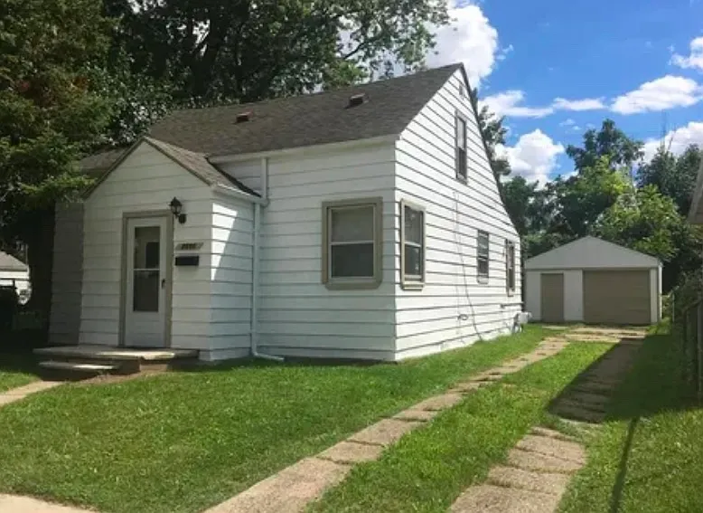 8696 Packard Ave