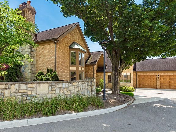 3rd image of 3350 Mansion Way #1