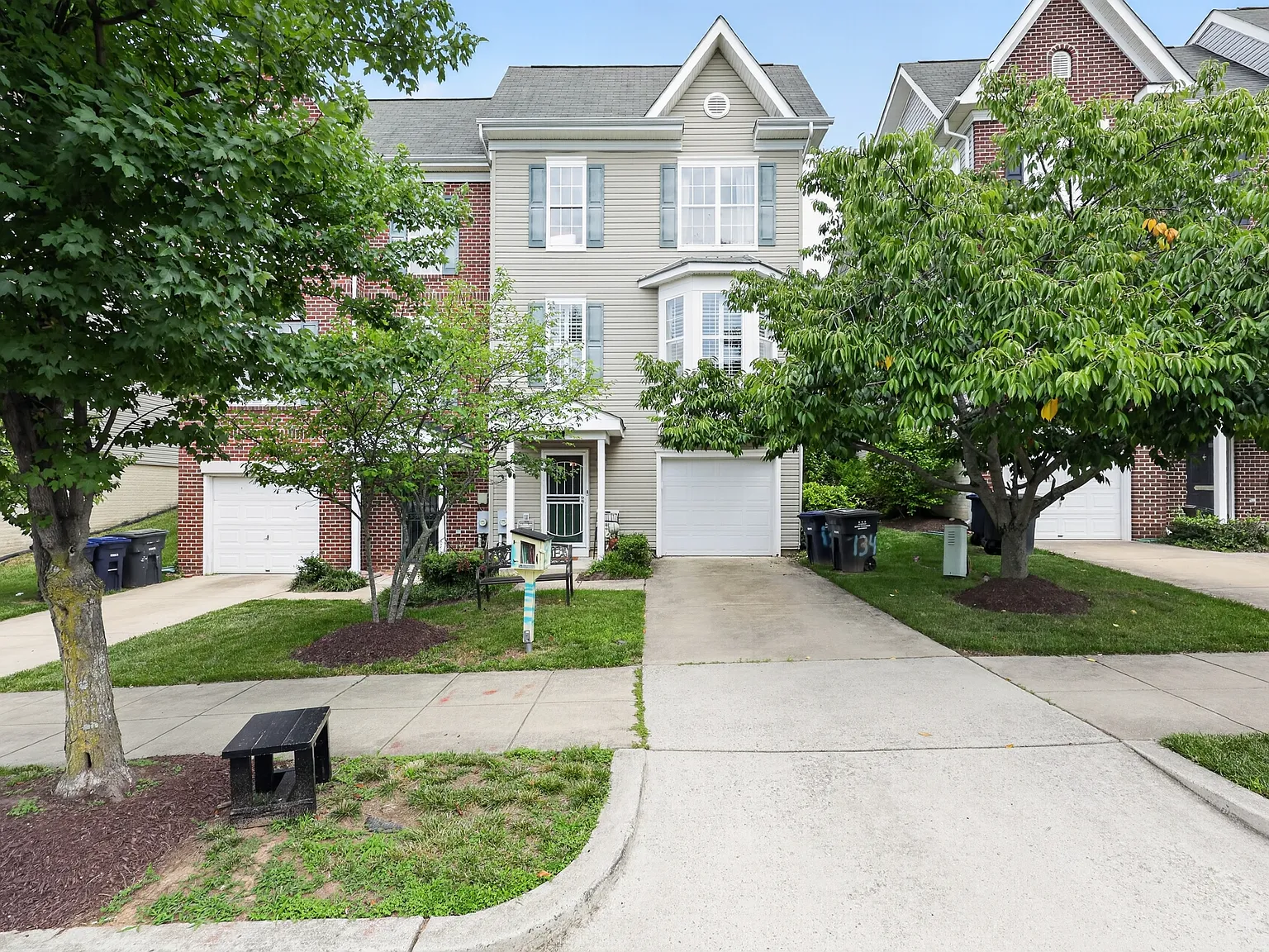 3 bed, 2.5 bath, 1800 sqft, $3,500 — Photo 2