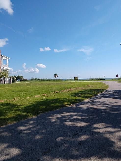 1st image of 3546 Miramar Dr