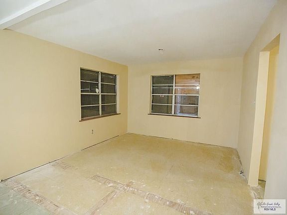 4th image of 970 S Central Ave