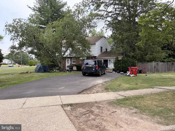 229 Luff Ln, Warminster, PA 18974