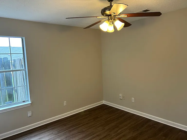 3530 Mayfair Dr — Photo 16