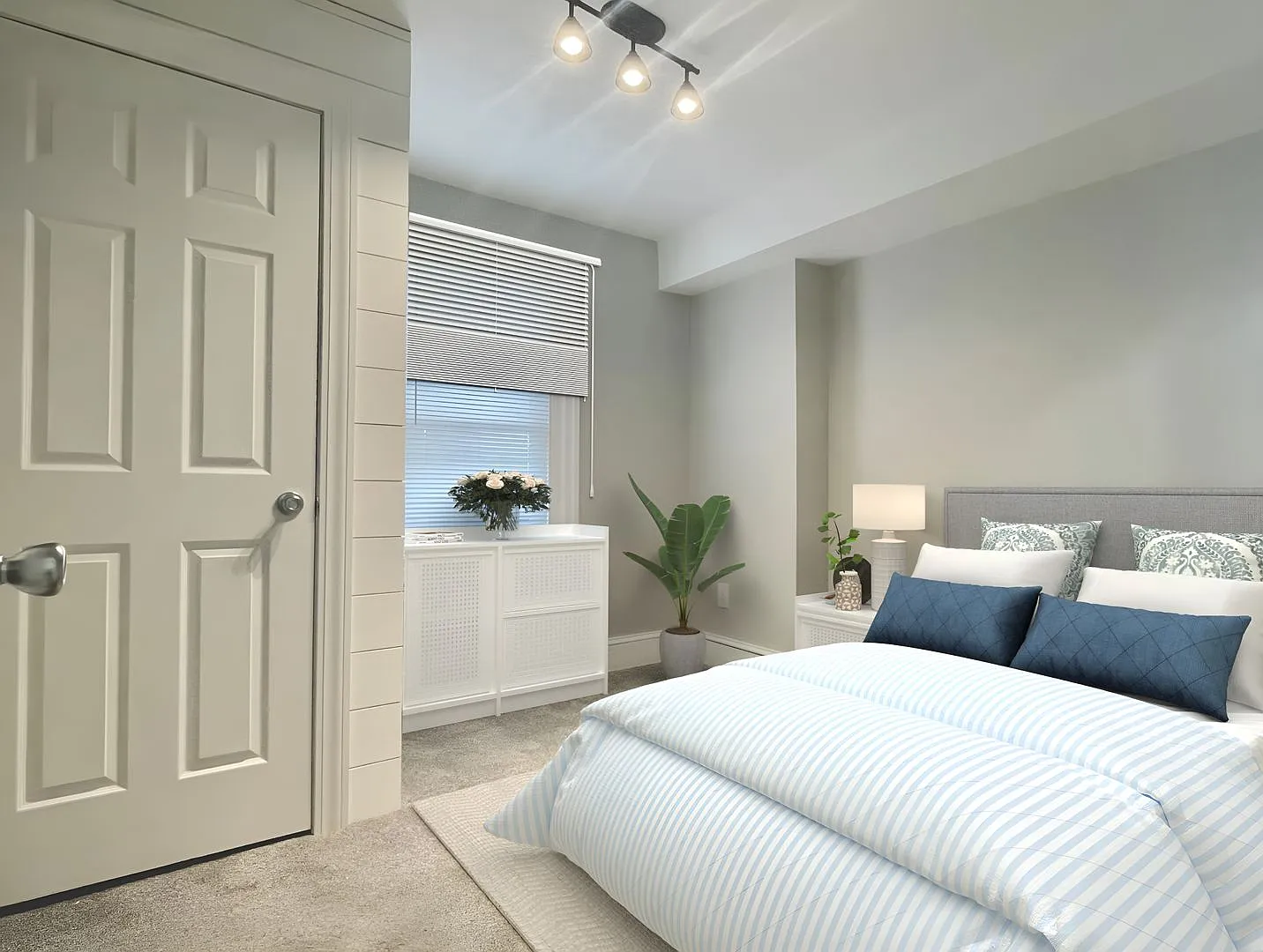 Stunningly Renovated 3 Bed/1.5 Bath Home in the Heart of Bryn Mawr — Photo 3