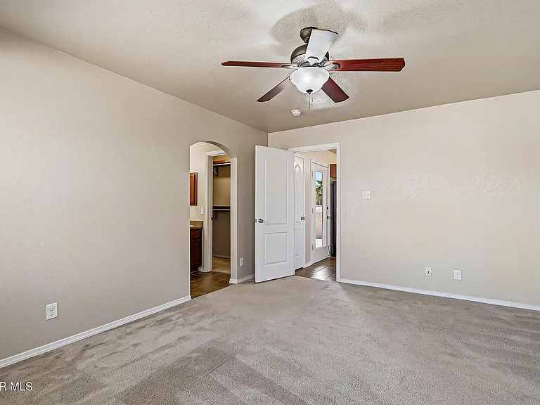 2300 Glitter Point — Photo 27