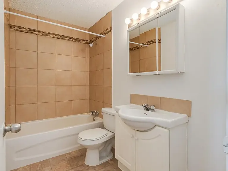225 Upland Dr SE — Photo 20