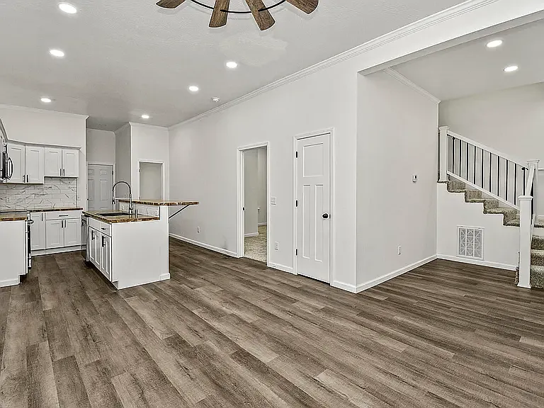 2207 N Kellett Ave — Photo 23
