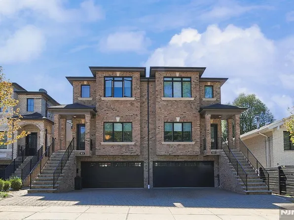 86 W Oakdene Ave #1, Palisades Park, NJ 07650