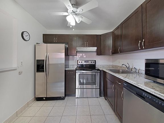 5th image of 274 Seville Ct #L