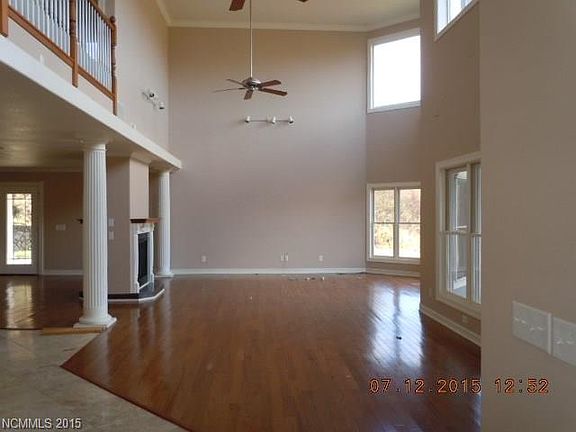 4th image of 116 Pond View Dr #12