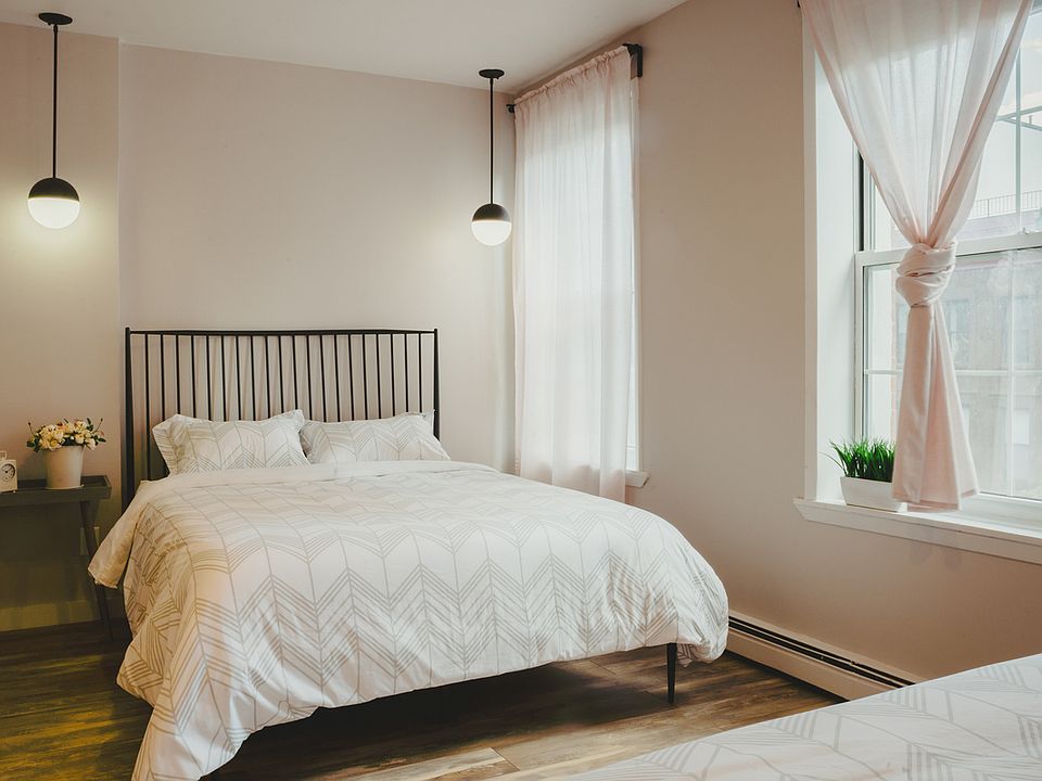 2nd image of 37 W 126th St APT 4