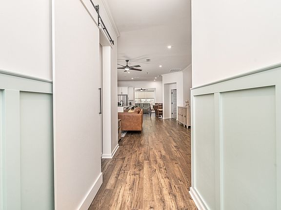 3rd image of 1455 Autumn Leaf Ln
