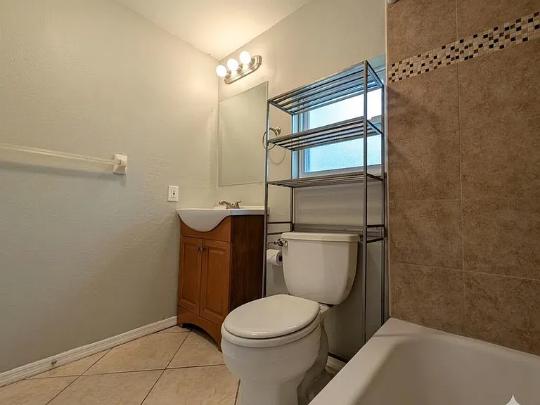 307 W Woodlawn Ave — Photo 13