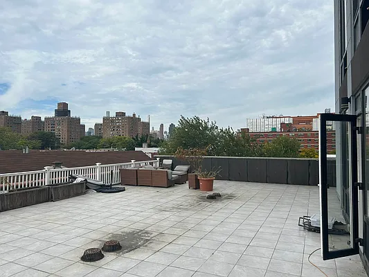 Rented by Celine Moradof-Nazarian, LREB | media 8