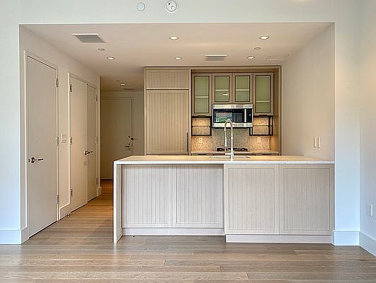 1st image of 510 E 14th St #218