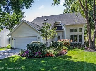 909 S 26th St, West Des Moines, IA 50265