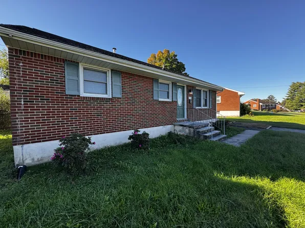 716 Fenwick Dr, Roanoke, VA 24012