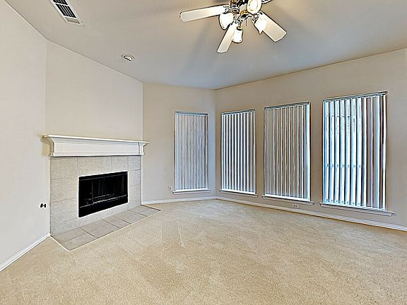 3rd image of 1810 Lake Texoma Cir