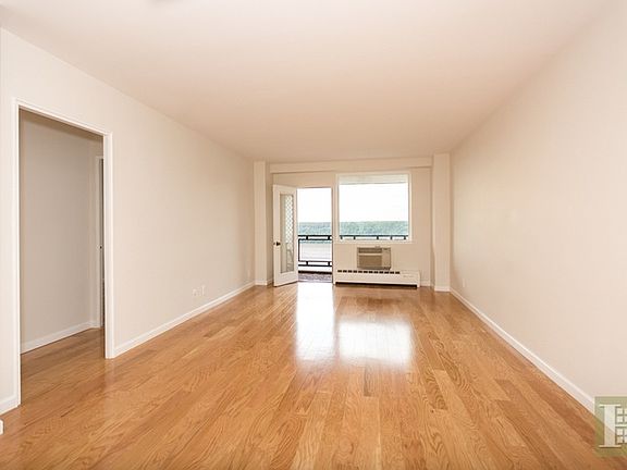 4th image of 5700 Arlington Ave APT 21L