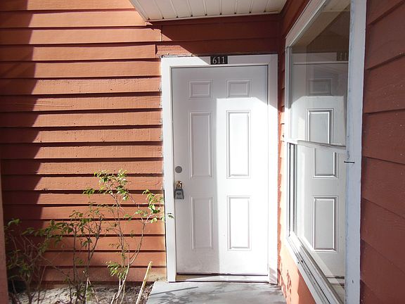 3rd image of 4756 Walden Cir APT 611